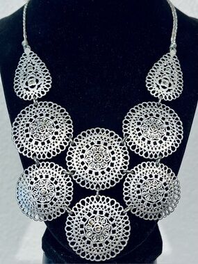Stella & Dot Medina Statement Necklace